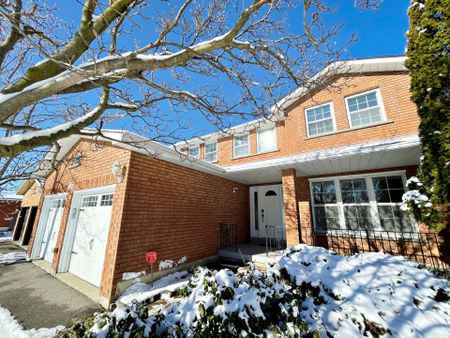 For Lease - 567 Millard Street, Whitchurch-Stouffville, Ontario - Photo 2