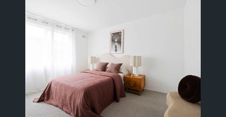 Bright two-bedroom apartment in the heart of Freshwater - Photo 5
