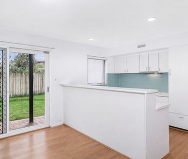 Quiet Family Home & Lock-up Garage - Photo 4