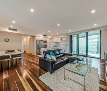 Spacious Terrace Road Stunner - Photo 4