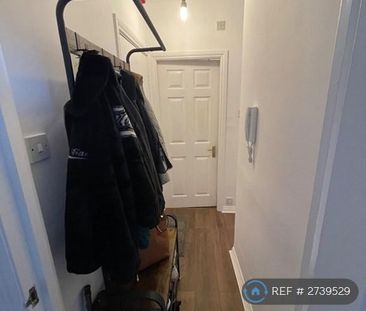 1 bedroom penthouse to rent - Photo 3