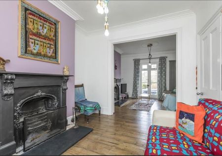 4 Bed End Terrace, Catherine Grove, SE10 - Photo 2