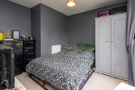 1 bed Flat To Let - Photo 3