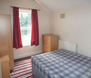 4 bedroom terraced house to rent - Photo 3