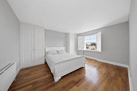 4 Bed Flat, Camden Road, N7 - Photo 2