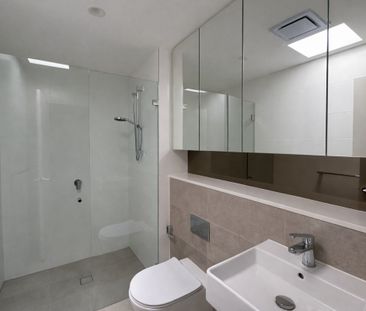 Three bedroom apartment in Rosebery - Photo 4