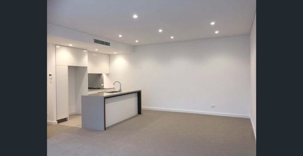 Luxury 2 Bedroom Waterside Apartment - Photo 1