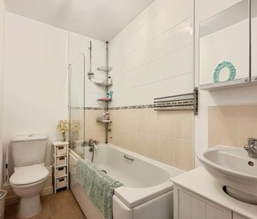 A very nicely presented family home in a very sought after location... - Photo 6