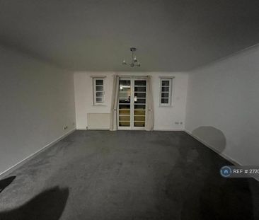 3 bedroom flat to rent - Photo 1