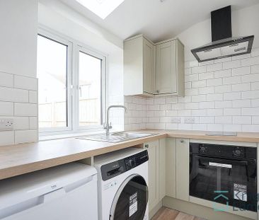 Detached bungalow to rent - Photo 1