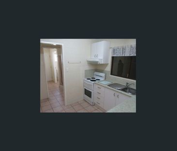 LOCATION LOCATION LOCATION!! - Photo 3