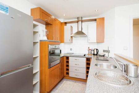 2 bedroom apartment to rent - Photo 5