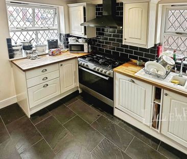 1 bedroom room to rent Large Ensuite Room - Wardown Crescent - Furn... - Photo 2