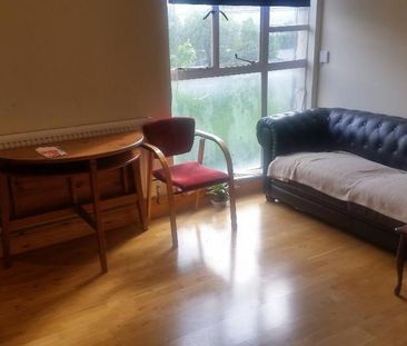1 bedroom in a flat share to rent - Photo 1