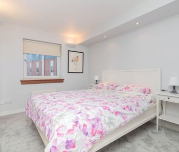 4/1, 3 Randolph Gate - Photo 4