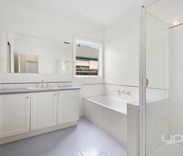 Beautifully Presented Home Offering Comfort & Convenience !! - Photo 4