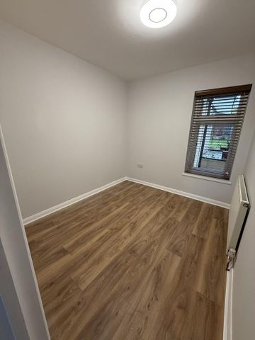 3 bedroom flat to rent - Photo 3