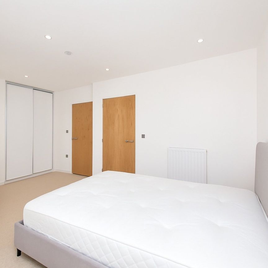 2 Bed Flat, High Street, E15 - Photo 1