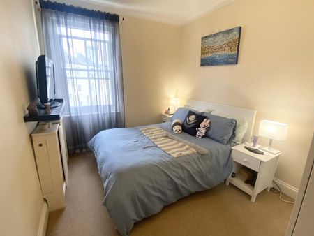 2 bedroom flat to rent - Photo 2