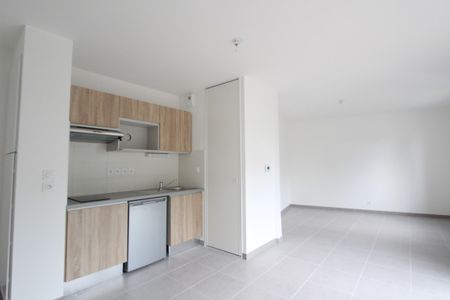 Location Appartement 2 pièces 45m² ST SEBASTIEN SUR LOIRE 44230 - Photo 3