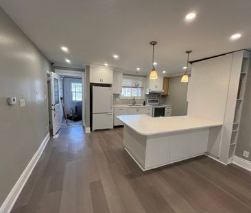 For Lease - 73 Murray Drive, Aurora, Ontario - Photo 1
