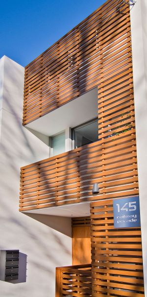 Studio Apartment in Cosmopolitan Hub! - Photo 1