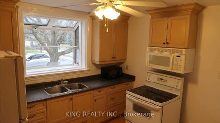 For Lease - 167 Erb Street, Kitchener, Ontario - Photo 3