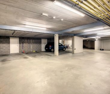Recent twee slaapkamerappartement met ruim terras van 20 m² en staa... - Photo 1