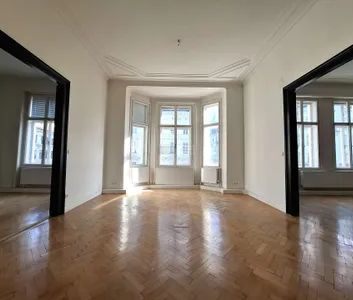 Mariahilfer Straße: 4-Zimmer-Altbauwohnung -VIDEO Verfügbar! - Foto 1