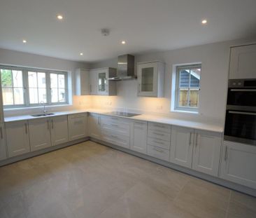 4 bedroom detached house to rent - Photo 6