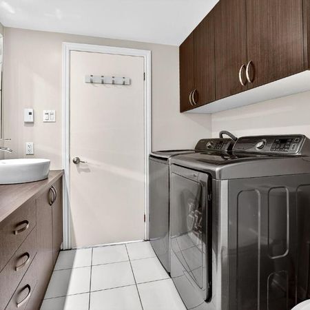 51/2 avec 3 chambres fermées au RC - Photo 3