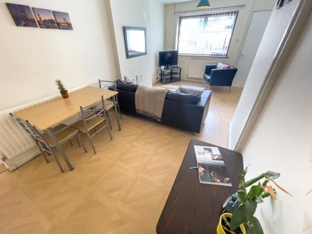 4 bedroom house share to rent - Photo 3