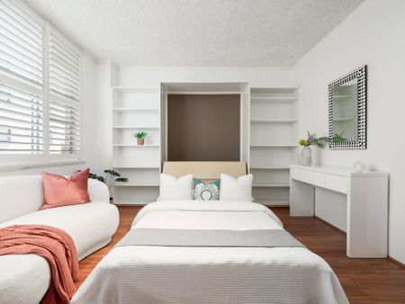 Fresh Parkside Studio in a Prized Lifestyle Hub - Photo 2