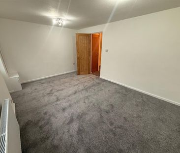 Mount Avenue, Bebington - Photo 1