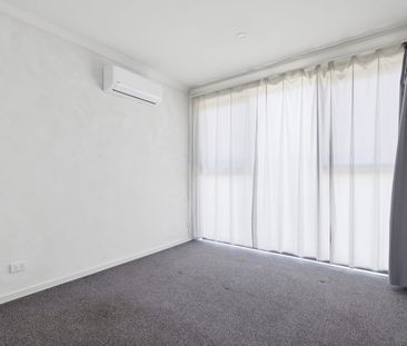 MOVE IN NOW! Stylish Double-Storey Townhouse in the Heart of Werribee - Photo 3