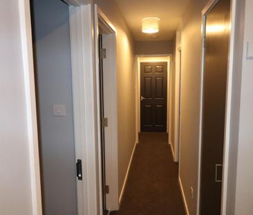 1 bedroom in a flat share to rent - Photo 1