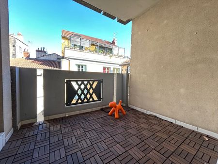 Place de la victoire très beau duplex avec 2 places de stati - Photo 2