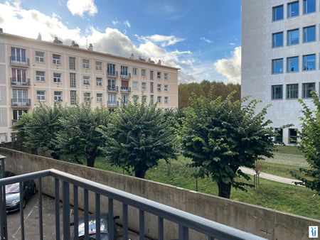 Location Appartement 3 pièces 76m² - Photo 4