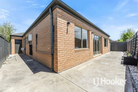 Low Maintenance Lakeside Living! - Photo 5