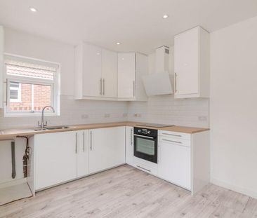 2 bedroom semi-detached bungalow to rent - Photo 1