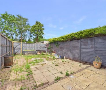 3 bedroom semi-detached house to rent - Photo 6