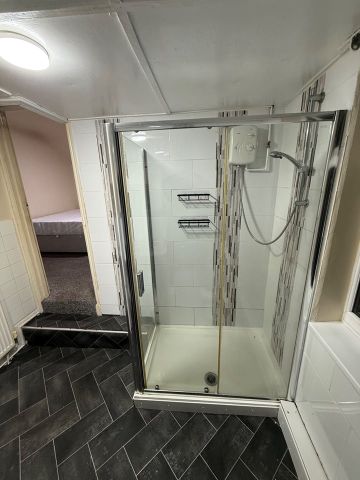 Room in a Shared House, Bloomfield Road, B13 - Photo 5