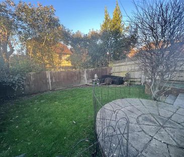 3 bedroom link detached house to rent - Photo 3