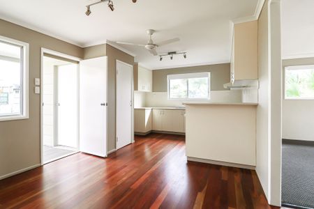 LIVE EASY, LIVE STYLISH - 15 PENDA AVENUE HAS IT ALL! - Photo 5