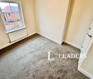 3 bedroom semi-detached house to rent - Photo 1