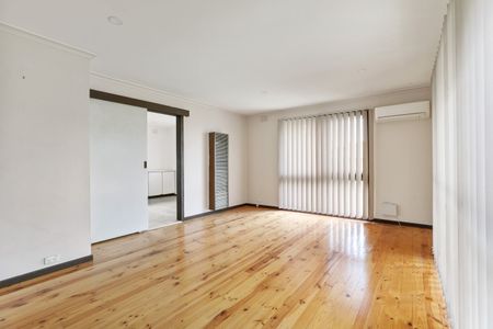 Neat & Convenient Living in Noble Park - Photo 2