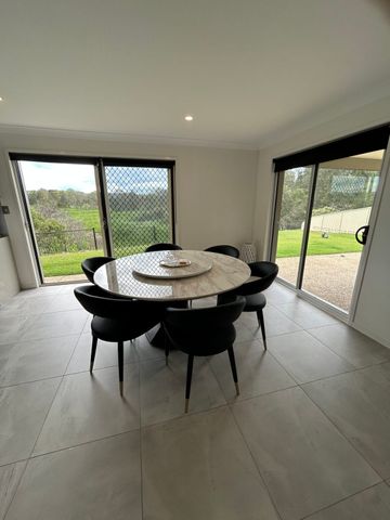 Shared large house, backing onto a bird nature reserve. - Photo 3