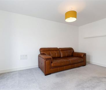 4 bedroom semi-detached house to rent - Photo 2