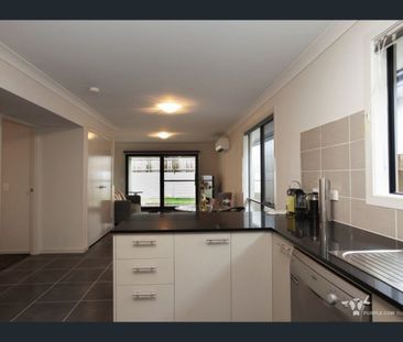 4 Cypress Court, Spring Mountain, Qld 4300 - Photo 4