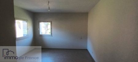 Location appartement 4 pièces 72 m² à Brusque (12360) - Photo 5